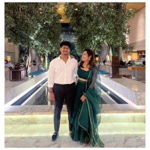 VJ Ezhilarasi Instagram - picture with my siblings❤️ (villain - Adei valandhadhu pohdhum da 🙄 enaku Annan maari iruka @ft.devil.___30 😶)