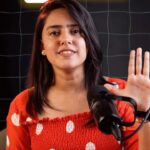 VJ Kalyani Instagram - Do you agree? @podx_studio an amazing space to be, thankyou:) @ashtaglearns truly great work! ✂️: @v.shivan #contentcreator #friendship #friendshipgoals #friends #bff #vjkalyani🎤
