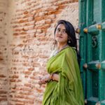 VJ Kalyani Instagram – Nothing more comfortable than a casual saree on a happy day 💛
…
📸: @sk_wedding__photography 

#saree #happyattire #sareefashion #sareelove #vjkalyani🎤