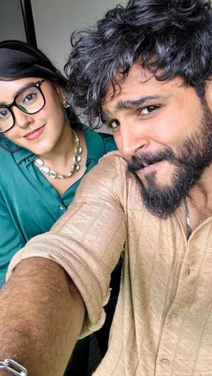 VJ Kalyani Instagram - Super active mode at 2.30 am successfully activated 😂
Long time no see friend @vj_annamallai 🫶🏻
...

#dance #friends #fun #shootdiaries #vjannamallai #vjkalyani🎤