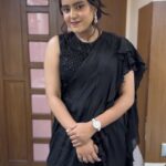 VJ Kalyani Instagram - If getting ready was this easyyy😩💛 Going all black for Ananda Vikatan Cinema Awards:) ... Wearing: @shaalini.sampath Muah: @neecas_makeover 📸: @deepan_snaps #host #transition #grwm #blackallday #vjkalyani🎤
