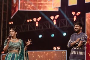 VJ Kalyani Instagram - Swipe>>> 💛
(DO NOT MISS THE LAST PIC‼️
Or may be the pics on the wholeee🙈)
...
Yet an other massive show with stellars @sivakarthikeyan  @sreeleela14 @actorsathish @iambababaskar 
Anantara'24 Thankyou for all the loveee DSU💛💛

Breaking the blues with @lithas_rentals 
📸: @balaartphotography thankyou, loving the work!

#host #collegeculturals #gratitude #sreeleela #sivakarthikeyan #actorsathish #bababaskar #fun #vjkalyani🎤
