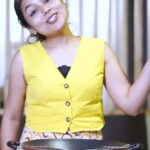 VJ Tara Instagram - Crispy, golden perfection awaits! Experience potato fry like never before with Premier Fry Pan. 🥔 Products used from : @premierkitchen.in Shot by: @_selvinraj Curated by : @sampath_kumar_gandhi Edited by : @vetriselvan_editoroffl #cooking #cookingvideo #cookingtime #cookingra m