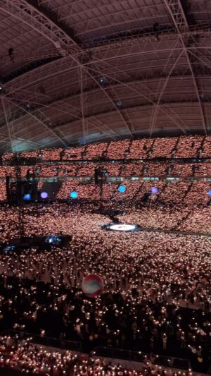 Vaani Sood Instagram - You are my home ✨🌻💛 #coldplay
