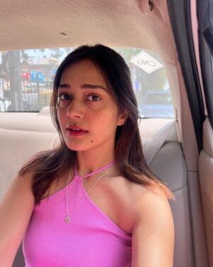 Vaani Sood Instagram - #softgirl 🌸 // Sunlo kya bole saanso ki hulchul 💗 #dump