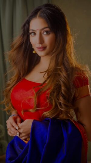 Vaibhavi Joshi Instagram - And in her smile, I see something more beautiful than the stars 👑 

#reelvideo #reelsinstagram #reels #reel #instagram #instagood #instareels #instadaily #reeloftheday #india #saree #sareelove #makeup #photoshoot #photoshooting #bts #behindthescenes #camera #bollywood #tollywood #kollywood #friday #weekend #explorar #explorepage #vaibhavijoshi #facebook #instafashion #actresshot #actorlife @vijaypowarphotography 
Costume @stylebyjacke