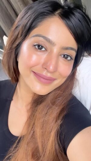 Vaibhavi Joshi Instagram - Smile, it’s Sunday 😁  #sunday #reel #smile #love #passion #reelsinstagram #reelindia #natural #beauty #reelvideo #reeloftheday #weekend #instareels #instagood #goodvibes #goodmorning #instadaily #cute #memories #vaibhavijoshi #motivacion #confidence #passionate #actress #instafashion