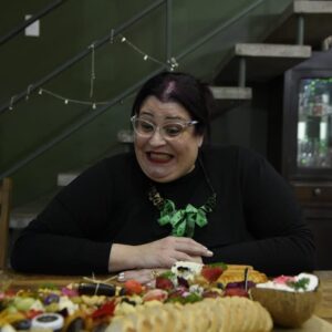 Valéria Sandalo Instagram - .
Friaca daquelas e chega em casa um platter mega especial e caprichado preparado pela @merceariaanaleia cheio de queijos, frios, frutas secas e frescas, patês, pães e mimos! A gente aqui em casa atacou e se deliciou! Arrasta pra ver a última foto! Hahaha!
.
.
Foto: Gabriel Trevisan 
@gabrieltrevisan
.
.
.
#valériasândalo #valeriasandalo #valériasandalo #valeriasândalo 
#queijosefrios #queijos #embutidos #charcutaria #tábuadequeijos #tábuadefrios #platter #mercearia #merceariaanaléia