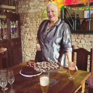 Valéria Sandalo Instagram - Abrindo a ala dos escorpianos...
.
.
Meus 55 anos chegaram!
.
.
#valériasândalo #valeriasandalo #valériasandalo #valeriasândalo #aniversário #escorpiana #55anos #amofazeraniversario