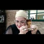 Valéria Sandalo Instagram - Ali na esquina, na curva, a vida te traz surpresas. . . Minha querida amiga Piky, a @maga.astrologica, sempre dá uma força com suas leituras astrológicas e de tarot. . . #valériasândalo #valeriasandalo #valériasandalo #valeriasândalo #tarot #astrologia #amigasbruxas #avidatetrazsurpresas #asurpresadacurva #vida