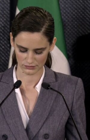 Valentina Bellè Instagram - Di Helga Schneider.
Non si dimentica.
Giornata della memoria