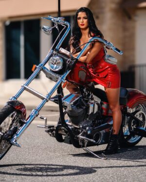 Valentina Feroz Instagram - Hey everyone, 
how are you doing?
It’s Friday!!! 

Excited for the future, there are lots of exciting things ahead!❤️‍🔥 🚀
.
.
.
.
.
.
#friday #goodday #orlando #exciting #future #latinagirl