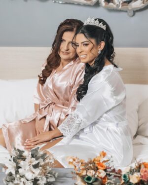 Valentina Feroz Instagram - #tbt from this special and unforgettable day 🤍
.
.
.
#wedding #bride #noiva #madrinhas