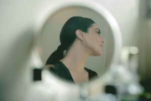 Valentina Lodovini Instagram - Sonia.

#IMiglioriGiorni
 
@iif_gram 
@visionfilmdistribution 
@skyitalia

@edoardoleo @massimilianobruno2020 #movie #cinema #insala #alcinema 🎞