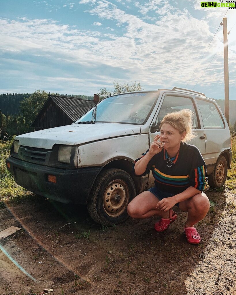 Valentina Mazunina Instagram - Обожаю крутые тачки! Поддерживаю отечественный автопром!