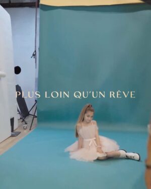 Valentina Tronel Instagram - Coucou ma #TeamValen ! 💜
On y arrive enfin : plus que 7 jours avant la sortie de mon premier album « Plus loin qu’un rêve » ✨
Je suis vraiment trop contente et j’ai trop hâte que vous puissiez écouter !!
Quelle chanson êtes vous le plus impatient d’entendre ? 🥰