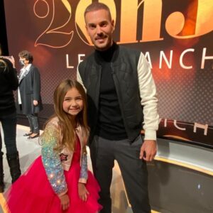 Valentina Tronel Instagram - Coucou ma #TeamValen 💜
Vous allez bien?
Moi j’ai encore plein d’étoiles dans les yeux depuis ma victoire à @junioreurovisionofficial 🤩
Merci à @francetelevisions @tpmptv et @bfmtv (entre autres!) de m’avoir reçue et de m’avoir permis de faire la rencontre de ces superbes personnalités !
#TeamValen @junioreurovisionofficial @france2 @eurovisionfrance @marchalfabrice @playtwolabel