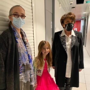 Valentina Tronel Instagram - Coucou ma #TeamValen 💜
Vous allez bien?
Moi j’ai encore plein d’étoiles dans les yeux depuis ma victoire à @junioreurovisionofficial 🤩
Merci à @francetelevisions @tpmptv et @bfmtv (entre autres!) de m’avoir reçue et de m’avoir permis de faire la rencontre de ces superbes personnalités !
#TeamValen @junioreurovisionofficial @france2 @eurovisionfrance @marchalfabrice @playtwolabel
