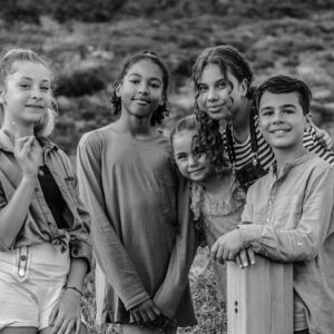 Valentina Tronel Instagram - Wow! Je n’ai pas les mots pour décrire cette merveilleuse aventure que nous avons vécue Ilyana, Dylan, Nathan, Gloria et moi pendant plus de 3 ans. 🤍
Tous nos moments partagés resteront à jamais gravés dans ma mémoire et je suis plus que fière d’avoir pu faire partie de ce beau projet. 
Je suis aussi triste que vous 🥺
Votre soutien, votre enthousiasme et votre amour ont été incroyables ! 
Ilyana, Dylan, Nathan et Gloria, je n’aurais jamais cru qu’en rentrant dans cette aventure, j’aurais une deuxième famille ❤️ 
Je vous aime très très fort ! 
Je remercie sincèrement toutes celles et ceux qui nous ont accompagnés dans ce projet, notre superbe équipe et vous. ✨
Merci, merci, merci <3