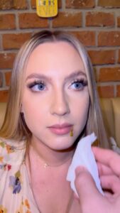 Valentina de Abreu Instagram - Cómo es posible este suceso? 🥺🤔 #comedia #couple #ecuador #gye #reel #viral #ex #novio
