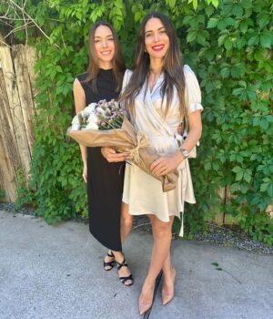 Valentine Thomas Instagram - Spring 💐 @danielf86 

1- Sister in town @frederiquethomas1 
2- Got hitched (on paper)
3- Hung out with cool peeps @charlottecardin 
4- It was time 🎶 
5- Car nerd date night 
6- 🐳 
7- 🦎 
8- “I don’t want another dog”
9- Good boi vibe
10- Weekends