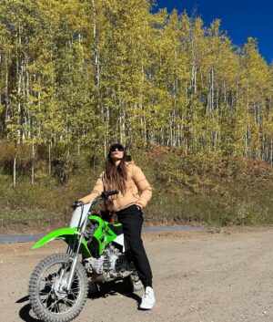 Valentine Thomas Instagram - I FOUND THE SECRET FOR HAPPINESS GUYS! Just do redneck activities and you’ll always have fun and be happy 😌 (it’s a joke…)