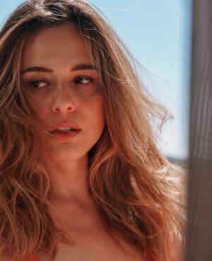 Valeria Bilello Instagram - The Italian rêve - Ph @johnnycarrano_ 

Styling @la_sara_kane 
@othersrl @vaneboz 
Mua @chantal.ciaffardini 
@maria_bastianello 

@the_italian_reve 

#été 🪶