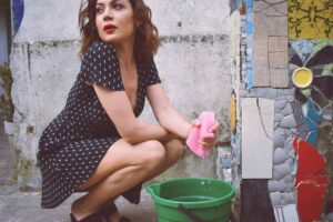 Valeria Gastaldi Instagram - Limpiando la azotea... 😂
en @almacendeildiytati

M&H @kennyspalacios 
Beauty @drei_esthetic 
Prod @belsemenza 
Ph @john.adrian_