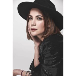 Valeria Gastaldi Instagram - Mañana NEUQUÉN @bandanaoficial y @fiestaplop #BandanaParty quién viene? Mañana #Baila en vivo🔥

Makeup: @adrullamosas
Hair: @antupeluqueria
#StyleVG
Ph: @f2f_ph