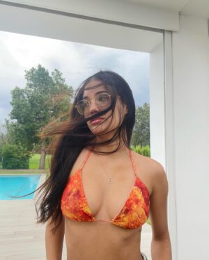 Valeria Emiliani Instagram - No hay peor ciego que el que no quiere usar sus lentes 😎

@osodeanteojos_