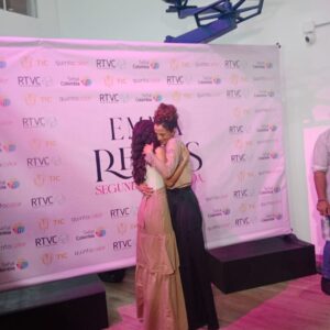 Valeria Emiliani Instagram - Hoy me despido Emma, gracias por recordarme lo esencial de ser una artista. Gracias a todos los que acompañaron esta mágica noche y este camino que hoy se acaba para mi, pero que sigue para grandes artistas talentoso que darán forma a esta historia. 

EMMA REYES segunda temporada a partir del 14 de Agosto por @senalcolombiatv 🫶🏽❤️👩🏽‍🎨

Maquillaje: @mapahurtado 
Corset: @soreil_lingerie
Fotos: @sandrob.art & @jorgemiliofotografo
Peinado: @sofiaamakeupartist