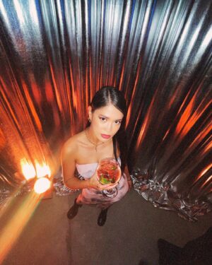 Valeria Emiliani Instagram - Recap de anoche en el lanzamiento de #TOUSManifesto New icons, new connections, new beginnings. 🫶🏽 Beso de 4 en la ultima foto 😘 @tousjewelry