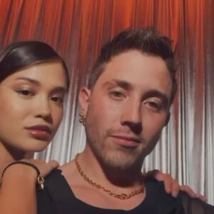 Valeria Emiliani Instagram - Recap de anoche en el lanzamiento de #TOUSManifesto New icons, new connections, new beginnings. 🫶🏽 Beso de 4 en la ultima foto 😘 @tousjewelry