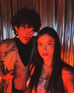 Valeria Emiliani Instagram - Recap de anoche en el lanzamiento de #TOUSManifesto New icons, new connections, new beginnings. 🫶🏽 Beso de 4 en la ultima foto 😘 @tousjewelry