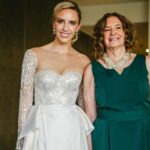 Valeria Ortega Instagram - Llegaron las fotos y tengo demasiada nostalgia de este día tan pero tan increíble 😻 Fue perfecto La previa con las bridesmaids y mi mamá Dress reveal! Amé ver sus caras cuando vieron el vestido por primera vez 🔥👏🏼 Ya vendrán más fotos @lauraemiliaschettino @mrs_cata.sch.o @amparohernandezc @pau__mp @gloriarojas_mua @josestamaria 📸 @danielagaldames 👗 @casa.santander Wedding planner @coniprovens