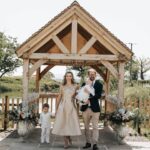 Valeria Ortega Instagram - A veces siento que no soy capaz de expresar cuánto te amo y cuánto amo la familia que formamos. Eres más que lo máximo! Happy first wedding anniversary @franklawn Bodas de papel 📄 😍✨👨‍👩‍👧‍👦