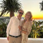Valeria Ortega Instagram - ✨ golden ✨ algunas fotos de ayer! 💫 Un fantástico día, lleno de ☀️ 🎶 🍹 🥵 ❤️ 🎉 💃🏼 🪩🤜🏼🤛🏼 👗 @casa.santander