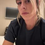 Valeria Ros Instagram - Así tengo todo el móvil lleno de selfies antes de dormir para dejar constancia de los pedazos de Make ups, peinados y looks que me dejan en los programas o bolos que trabajo 🤣 Qué suerte la mía que me pongan todos los días como una DIVA💕🫶 Venga os lo comparto y dejo hueco que paso de pagar icloud.