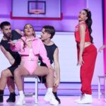 Valeria Ros Instagram - LAS CHONACAS DE LA COMEDIA PELANDO 🍌🍌🍌 en @tucaramesuena. @susicaramelo tiene que volver a TCMS si o si 🫶🫶🫶🥳🥳🥳 Gracias a @gestmusic por dejarme traer a mi amiga más choni y enhorabuena a mi colega Harry aka @raoulvazquez y a todos mis compis. Os quieroooo!!! 📸 @joseirun_fotografia LOOK DE GALA 💕 Body @bcbgmaxazria Falda @cosstores Zapatos @stevemaddenesp