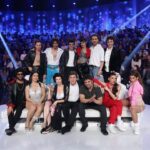 Valeria Ros Instagram - LAS CHONACAS DE LA COMEDIA PELANDO 🍌🍌🍌 en @tucaramesuena. @susicaramelo tiene que volver a TCMS si o si 🫶🫶🫶🥳🥳🥳 Gracias a @gestmusic por dejarme traer a mi amiga más choni y enhorabuena a mi colega Harry aka @raoulvazquez y a todos mis compis. Os quieroooo!!! 📸 @joseirun_fotografia LOOK DE GALA 💕 Body @bcbgmaxazria Falda @cosstores Zapatos @stevemaddenesp