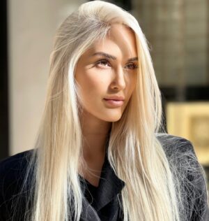 Valeriya Merkouchenko Instagram - Lovely day everyone 🌞

Photo by @elizabetaleon 
#monaco #montecarlo #fashion #blondhair #portrait