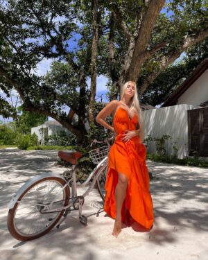 Valeriya Merkouchenko Instagram - 🍊