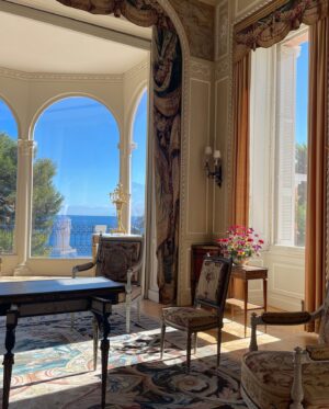 Valeriya Merkouchenko Instagram - Visited Villa Rothschild for the first time 👌🏼 and thank you @martiieee_00 for amazing pics 😃