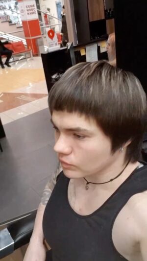 Valeriya Bukina Instagram - Психанула!
На кого-то похожа стала, вспомнить не могу…
На кого?