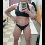 Valeriya Bukina Instagram - Завершающая тренировка 2023 года 💪#спорт #fitness #motivation #trening