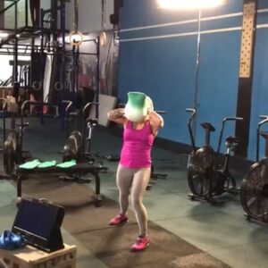Valeriya Bukina Instagram - Есть порох в пороховницах! ⠀ Решила вспомнить глупости прошлых лет, Думала грелка порвет меня😁 Вчера снимали сюжет обо мне для телеканала Наука. ⠀ Наука, в прямом смысле этого слова говорит, что я уникальна. Очень круто и интересно. Пришлось показать свои силовые способности. ⠀ Как выйдет сюжет, я вам напишу где смотреть. Что скажите? Давайте общаться❤