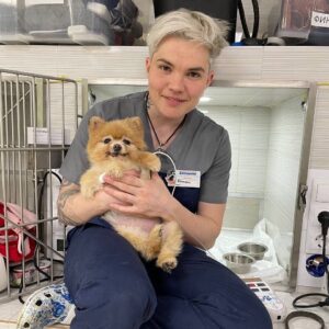 Valeriya Bukina Instagram - Прошли 12 месяцев, как я работаю ассистентом ветеринарного врача. 

Пролетели, можно сказать. 

Первые 6 месяцев я проработала в ОРИТ (отделение реанимации и интенсивной терапии), вторые - ассистентом анестезиолога.

Довольна ли я собой? 

Да.

Конечно мне еще учиться и учиться, но если бы я не начала год назад, сегодня я бы не умела ничего в этой сфере. 

Хочется поблагодарить всех близких, что поддержали меня и всех коллег, кто работает со мной. Знаю, что некоторые читают меня. Без вашей помощи ничего бы не было.

Я буду учиться дальше и делать, что от меня зависит.

Обнимите своих питомцев от меня ❤️

#делаймирлучшекакможешь
#яумамыветеринар