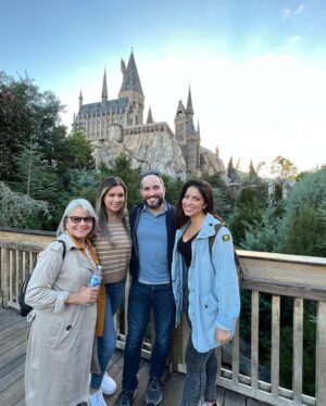 Valery M. Ortiz Instagram - Agh! It’s been a while! Been spending some time con la familia. 🥰 Here’s a lil photo dump as they say! Haha!
.
Also! If you know what the last picture is about 1) we are connected for life 😝 
2) PLEEASE comment below your *detailed* memories of it!!!! 🤣 @hector4k and I walked by it and simultaneously said, “Ha! This always reminds me of *we both start hysterically laughing*”
I’m laughing right now! 😂🤣😂Bwhaha! Aghhh life! Good times. ☺️🤪