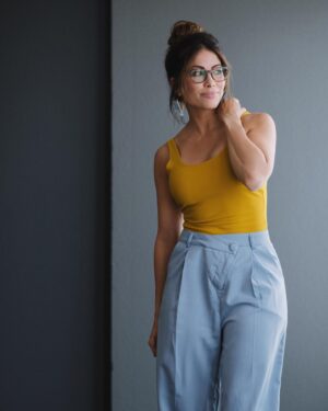 Valery M. Ortiz Instagram - Making sure my choices reflect my *hopes* not my fears. ☺️
.
Because when I think of it like THAT, decision making becomes so much more exciting. 
.
.
.
.
.
.
.
.
.
#WordsonaWednesday #whatchuthink #thoughtoftheday #inspirationalquotes #photoshoot #foundmylight 
#hispanicheritagemonth 
.
📸 @brianjamesphoto 
💄 @caseycheekmakeup 
💁🏽‍♀️ @nereidamua 
👖 @jennylynneapplefield