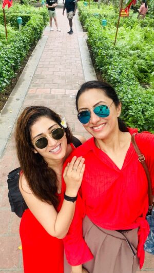 Vandana Lalwani Instagram - Unfiltered & Real- the video and our Friendship ❤️
From being Friends to travel partners and now Business Partners! Way to go…
Happy Birthday @gungunuprari (little belated🙈)

#friendship #friends #businesswomen #entrepreneur #travelpartners #vietnam #ninhbinh #boating @gvieaesthetic